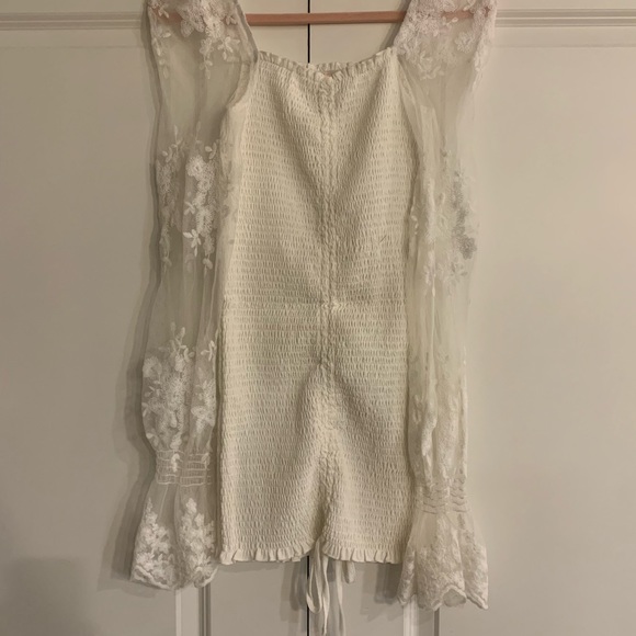 White Bodycon Dress- flattering - Picture 1 of 6